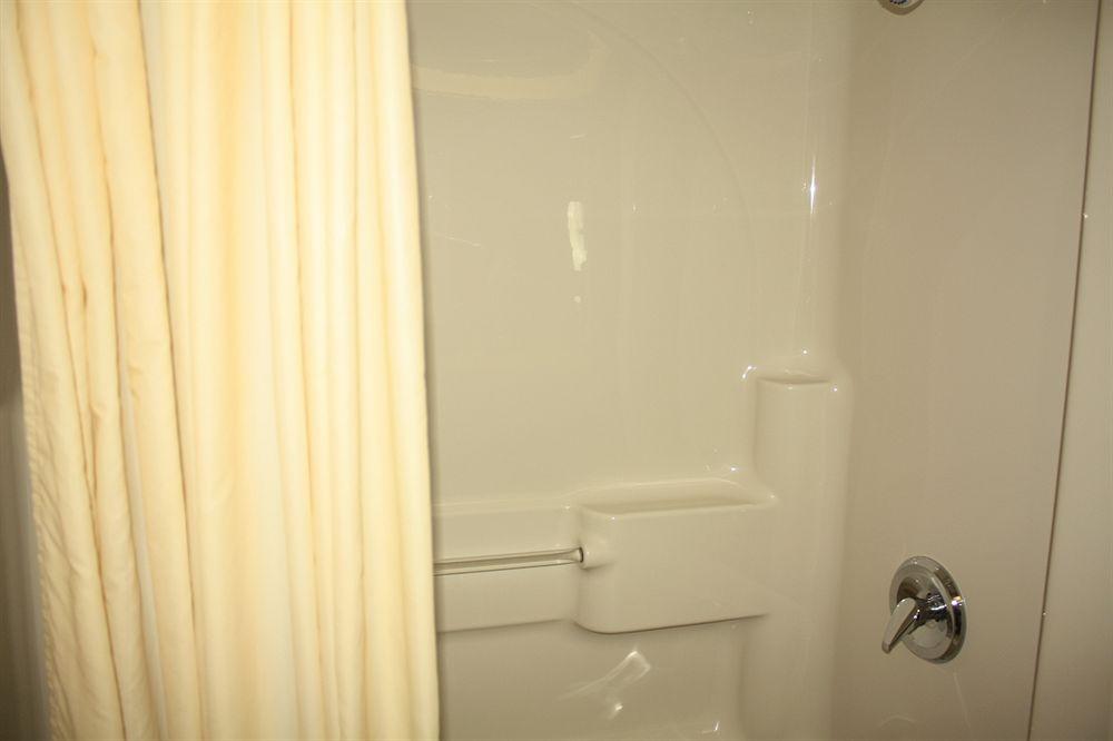 Super 8 By Wyndham Somerset Bagian luar foto