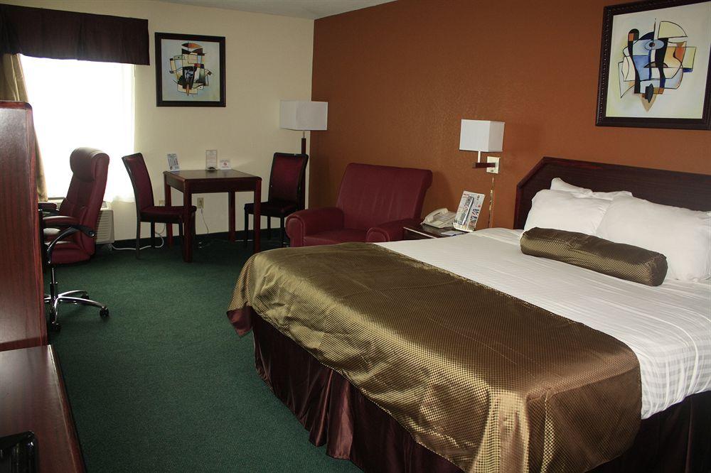 Super 8 By Wyndham Somerset Bagian luar foto