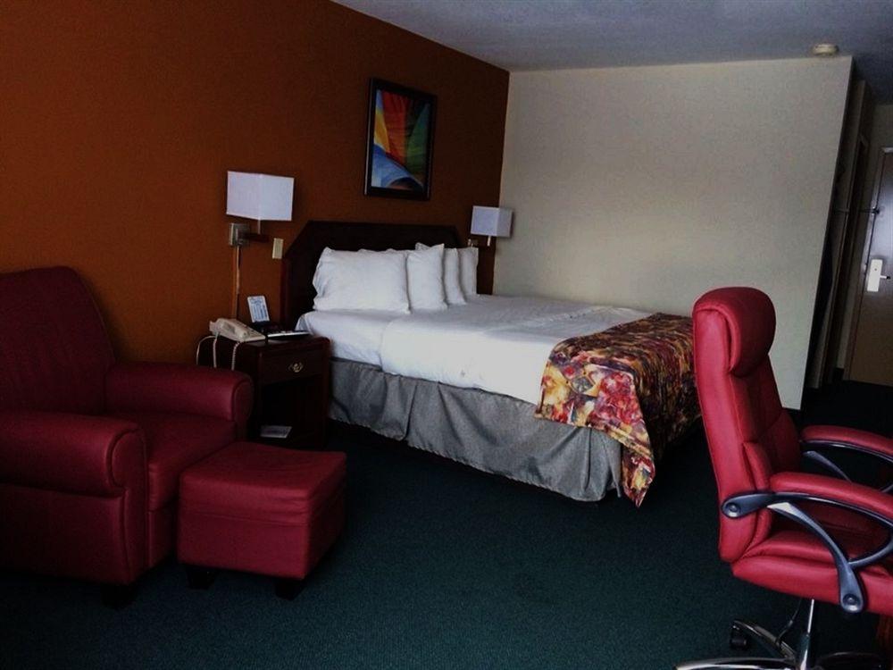 Super 8 By Wyndham Somerset Bagian luar foto