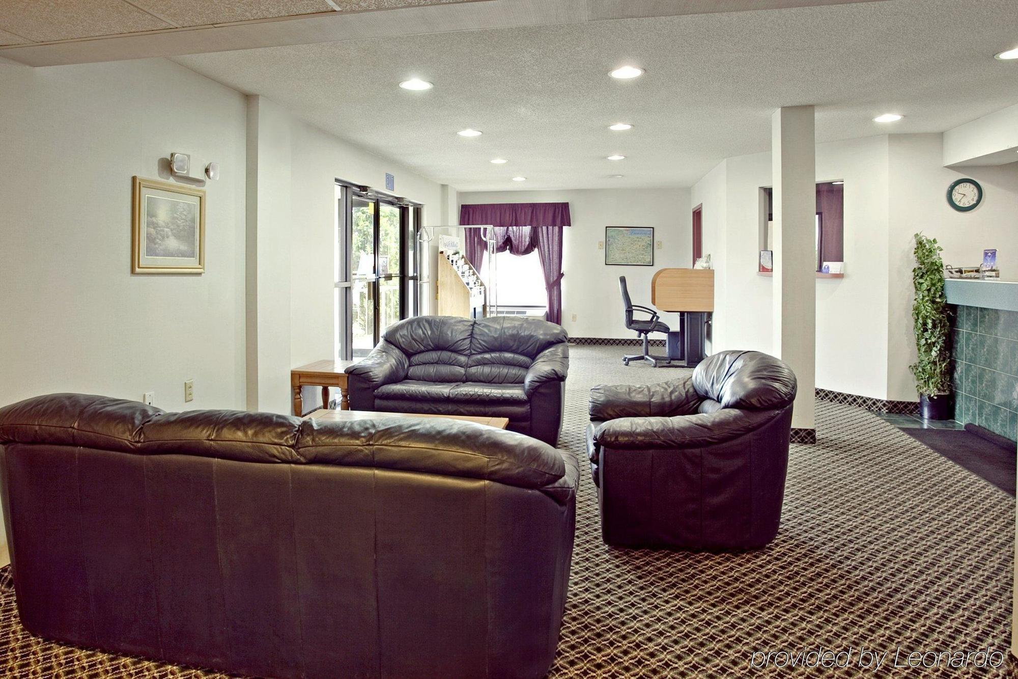 Super 8 By Wyndham Somerset Bagian luar foto