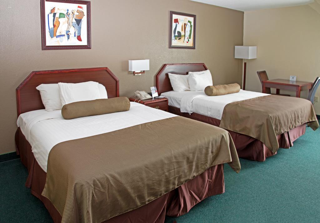 Super 8 By Wyndham Somerset Bagian luar foto