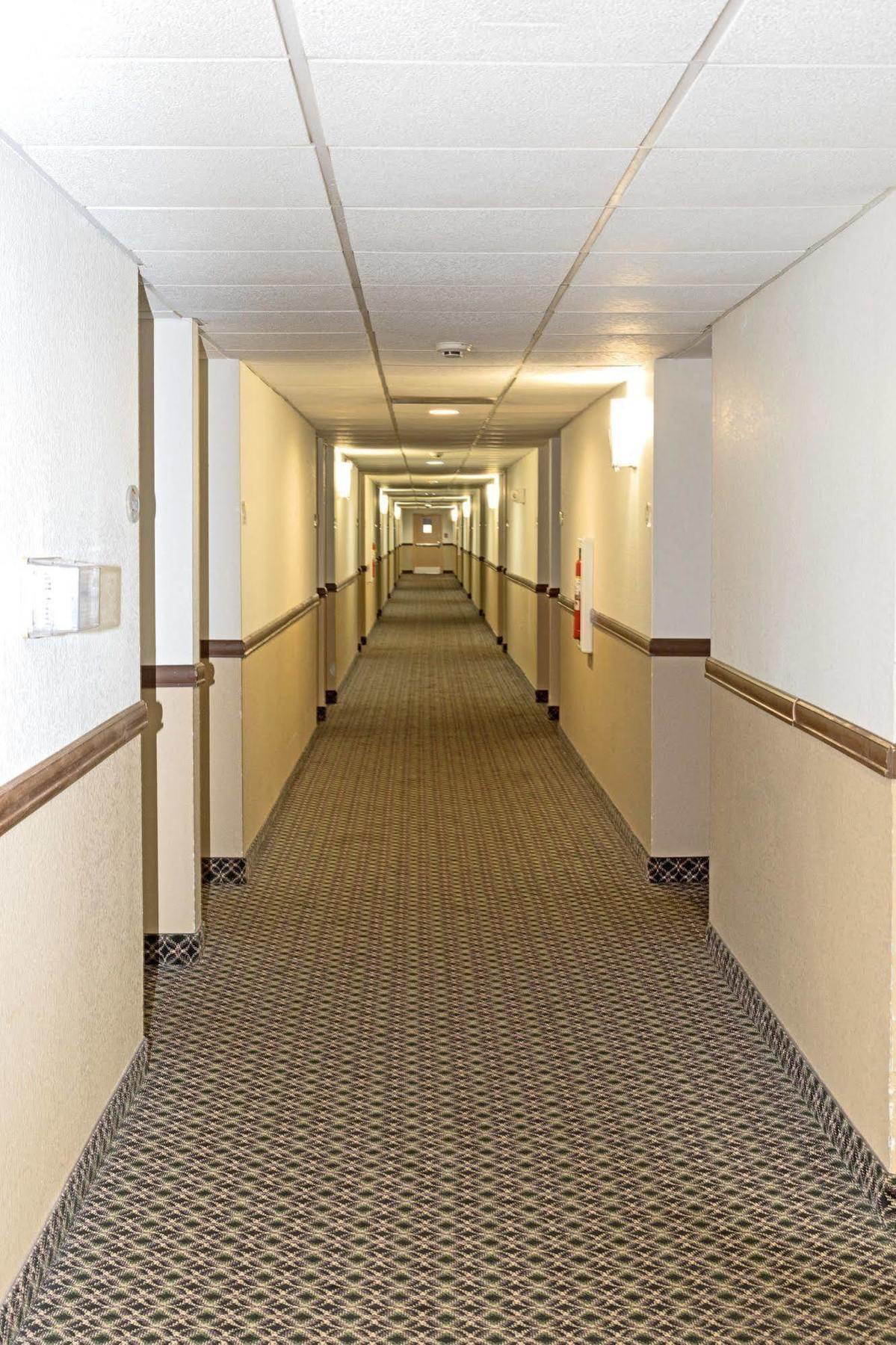 Super 8 By Wyndham Somerset Bagian luar foto